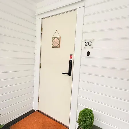 Privatunterkunft Asanzo Historic Attic-traditional Norwegian & Warm Indian Hospitality *