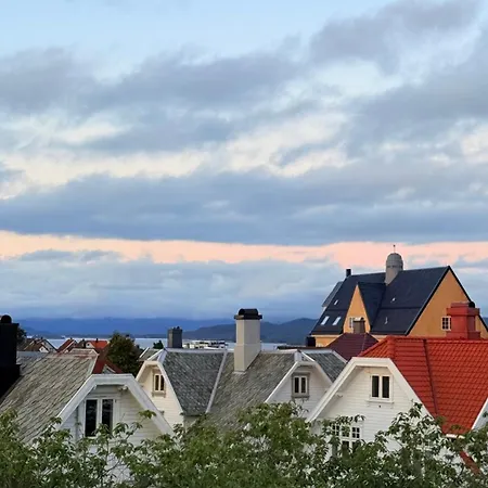 Asanzo Historic Attic-traditional Norwegian & Warm Indian Hospitality Privatunterkunft