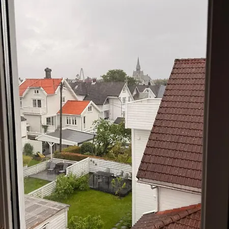 Asanzo Historic Attic-traditional Norwegian & Warm Indian Hospitality * Stavanger