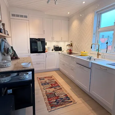 Privatunterkunft Asanzo Historic Attic-traditional Norwegian & Warm Indian Hospitality